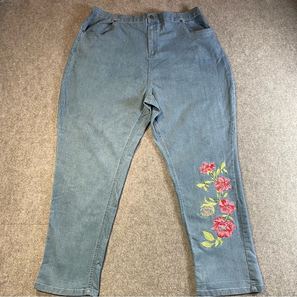 CW Classic Chambray Light Wash Floral Embroidered Jeans Elastic Back Size 2X